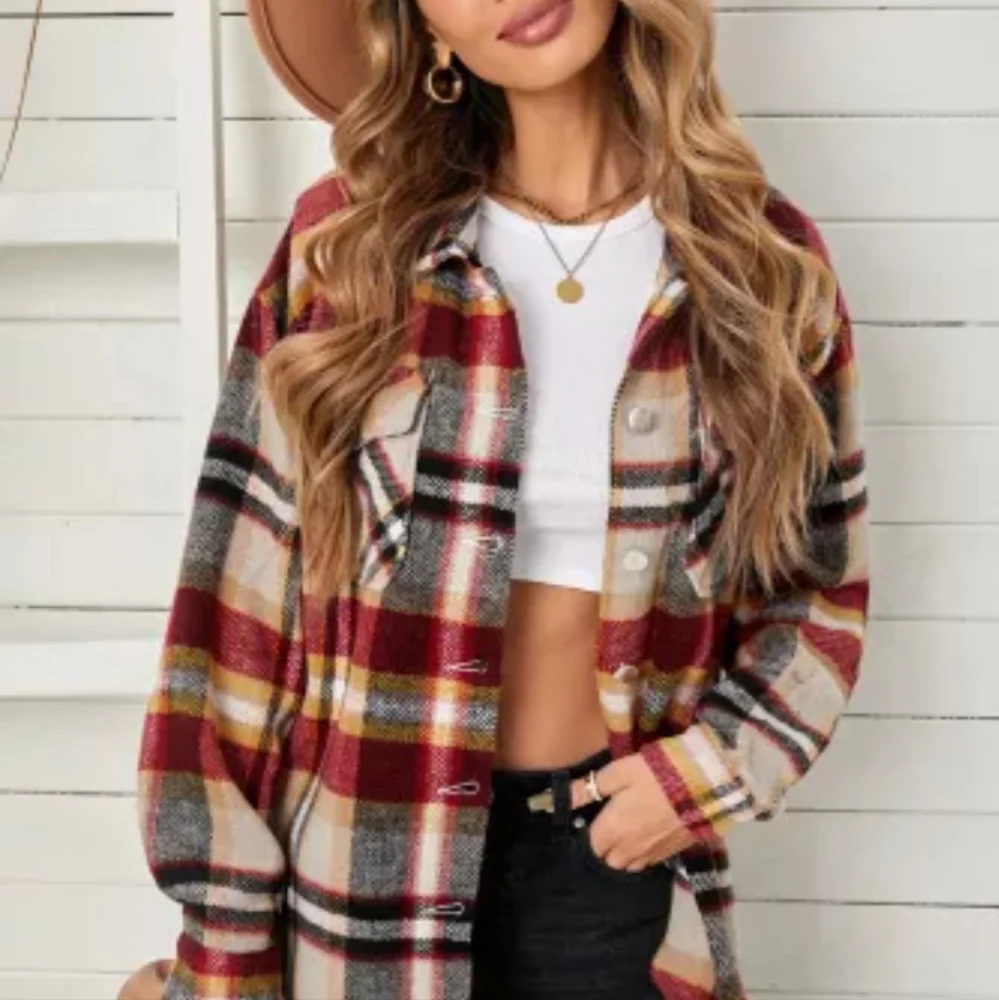 New Geometric Plaid pocketed shacket - Picture 3 of 17